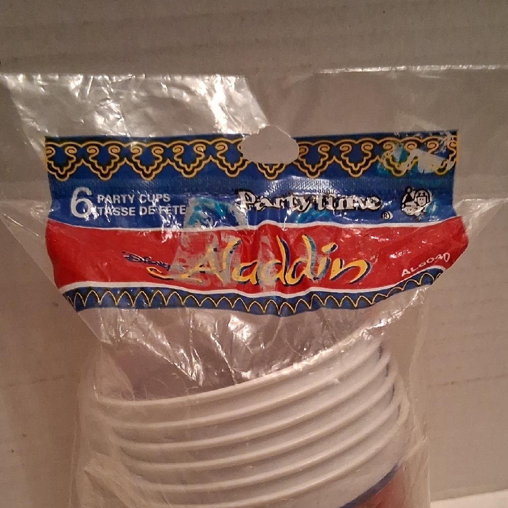 NEW Vintage Disney Aladdin Genie Party Cups - Red and Blue